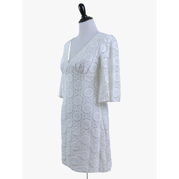 Trina Turk Size 6 Bell Sleeve Mini Dress V Neck Eyelet Lace Ivory - Picture 1 of 10